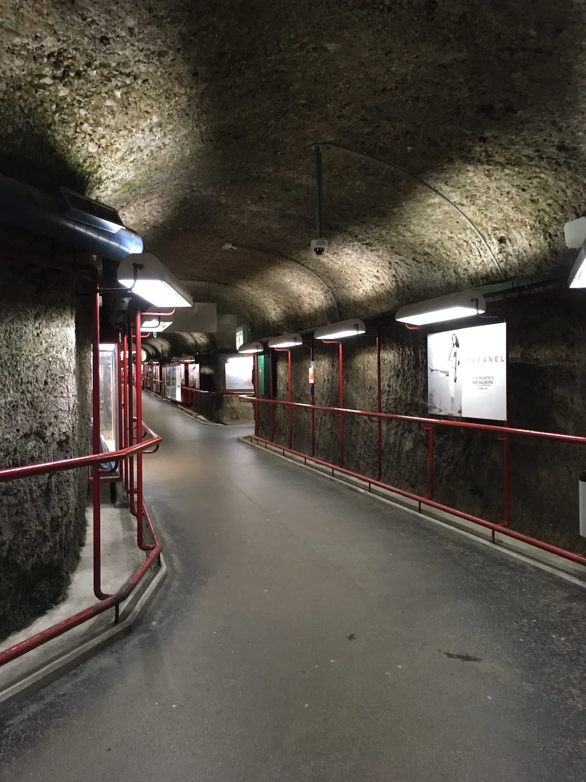 Fußgängertunnel-Irrgarten
